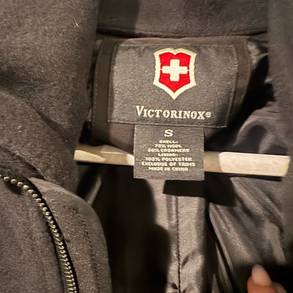 Victorinox Dark Navy Jacket. Like new - Picture 3 of 16